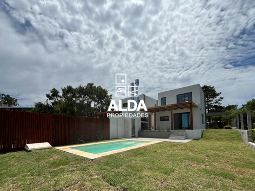 Casa Punta Colorada Piriápolis 3 Dorms Venta Ca502005