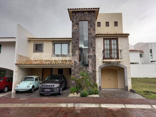 Residencia En Venta Parque Toscana, Lomas De Angelópolis,