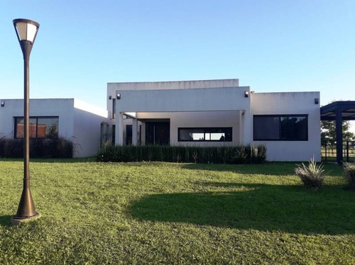 Countries Y Barrios Cerrados Venta Haras Santa María