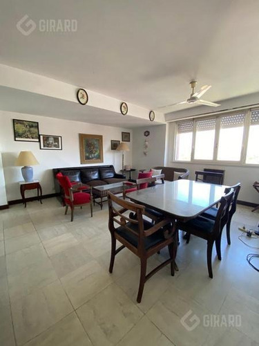Venta De Departamento En Playa Grande