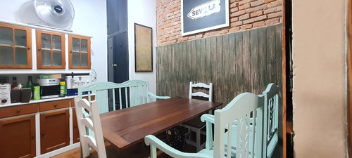 Casa Sobre Lote De 10x40 Con Gran Jardín Con Piscina - En Venta