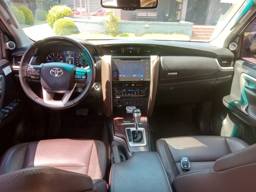 Imagen 10 de 12 de Toyota Sw4 4x4 Srx 2.8 Tdi 6 A/t 7a 2018