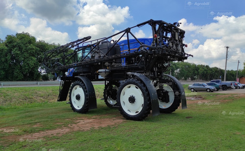 Imagem 3 de 10 de Pulverizador 2500 4x4 New Holland Ano 21 Semi Novo A Venda