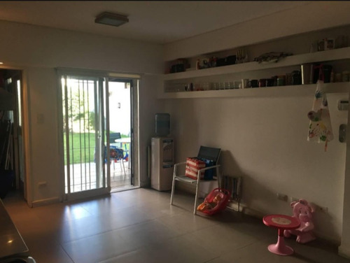 Imagen 5 de 14 de Casa Moderna En Excelentes Condiciones En Castelar Norte