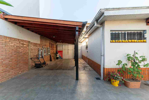 Venta Casa 6amb Cochera Hurlingham Permuta