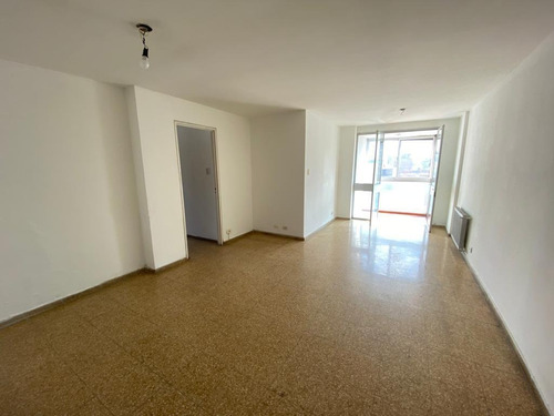 Imagen 11 de 18 de Vendo Departamento 3 Dormitorios Excelente Ubicacion Sobre Buenos Aires