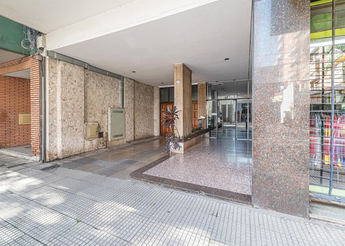 Venta Departamento De 3 Ambientes Con Balcón En Flores Apto Credito
