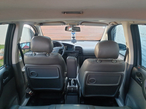 Imagen 12 de 15 de Chevrolet Zafira 2.0 Gls 2011