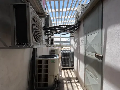 Estefani Salon Vende, Extraordinario Edificio Comercial En Centro Barquisimeto , Lara Mls #25-4020