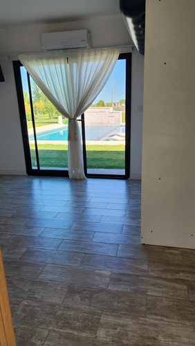 Casa En Venta Brandsen En Barrio Cerrado Con Pileta