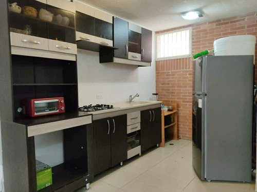 Imagen 3 de 14 de Apartamento Urb. Alto Grande I Etapa. 64mts2