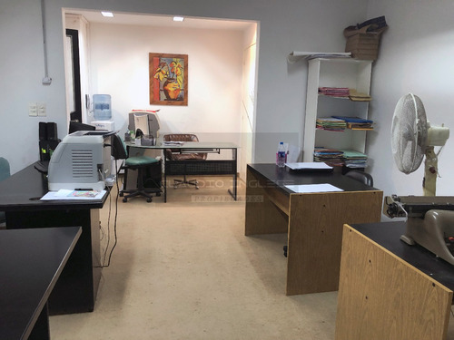 Imagen 18 de 21 de Venta De Galpón C/oficinas En Av. Rivadavia, Haedo.