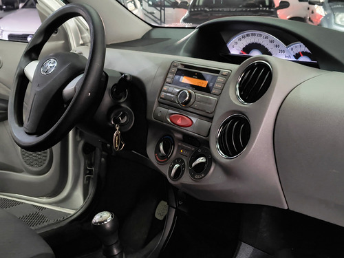 Toyota Etios Etios Sedan XLS 1.5 (Flex)