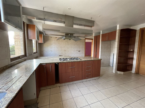 Casa En Venta De 6 Dorm. En Lo Barnechea Panoramica