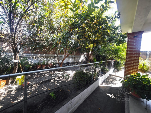Casa En Venta En San Pedro Apatlaco De Un Nivel Con Jardín.