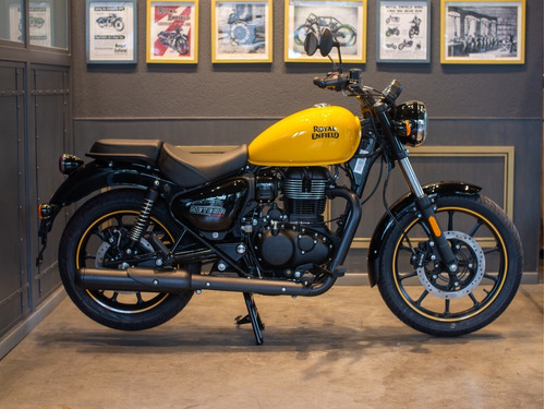 Royal Enfield Meteor 350 Fireball Yellow 1° Service Gratis