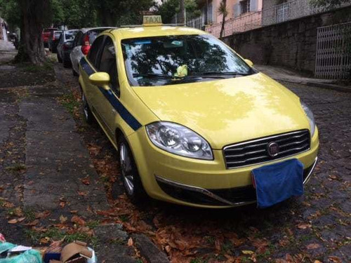 Fiat Linea 2016 1.8 16v Essence Flex Dualogic 4p