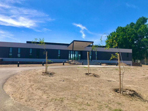 Venta De Casa En Pozo, B° Privado Canales De Plottier