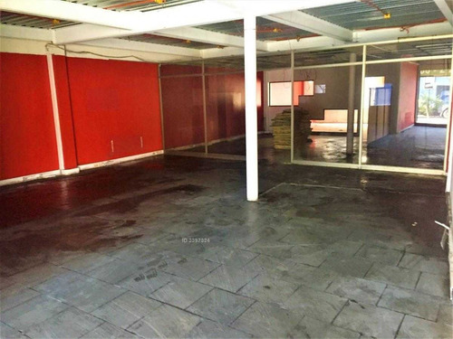 Local Comercial Y Bodega En Barrio Av. Matta