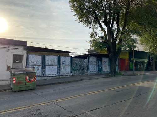 Alquiler De Local / Terreno / Cocheras - La Blanqueada