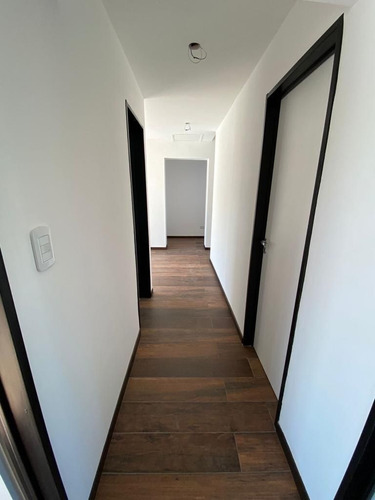 Imagen 8 de 16 de Venta De Hermoso Chalet Reciclado A Nuevo En Ituzaingo Norte