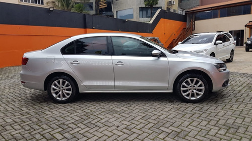 Imagem 5 de 9 de Volkwagem Jetta