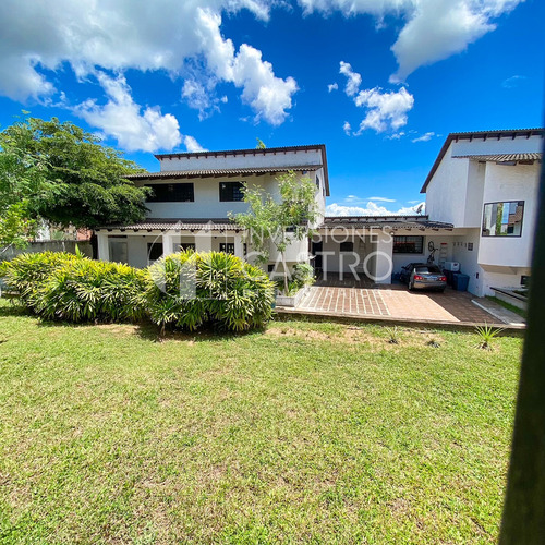 En Venta Hermosa Casa, Ubicada En La Urb. La Cascada, Puerto Ordaz