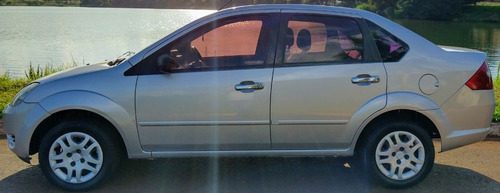 Ford Fiesta Sedan 1.6 8v Flex