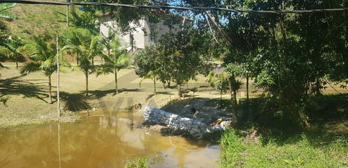 Imagem 7 de 27 de (5.800 M²) Aconchegante Chácara À Venda Em Juquitiba/sp, Contendo Casa Sede Estilo Sobrado, Área De Festas Com Churrasqueira, Integrada Com A Piscina! - 267 - 71047927