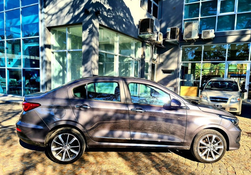 Imagen 4 de 12 de Fiat Cronos Precision 1.8 At6 2022 4.800km Fcio. T/usado