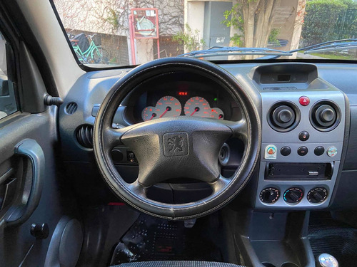 Imagen 11 de 14 de Peugeot Partner 2013 1.6 Hdi Furgon Confort Airbag