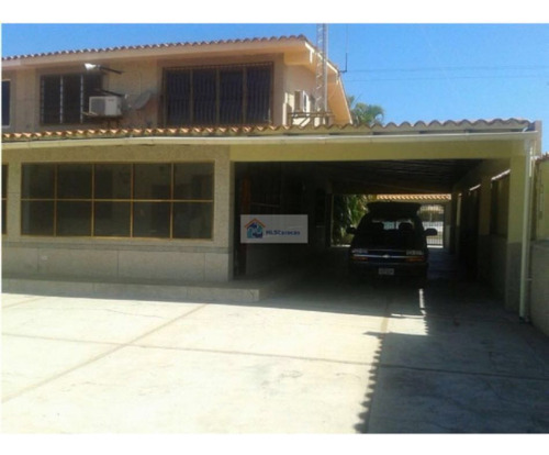 Se Vende Casa 759 M2. 4 Hab./4baños/4p. Higuerote