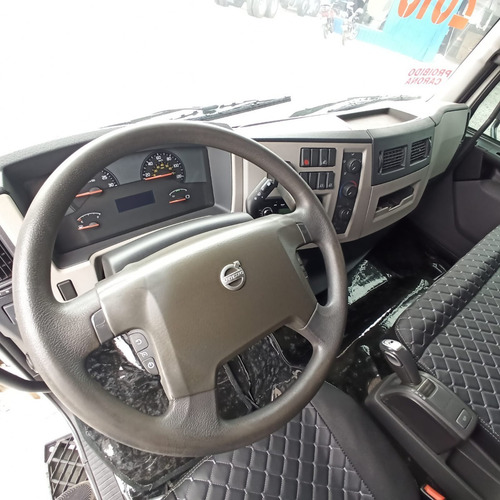 Imagem 9 de 15 de Volvo Vm 270, Truck 6x2, 2018. Sider,único Dono,automático
