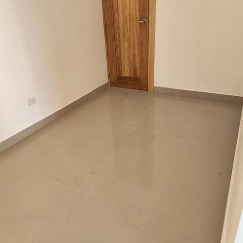 Vendo Hermosa Casa Nueva A Estrenar En La Avenida 27 De Febrero Después Del Dorado En Santiago De Los Caballeros, Rep.dom