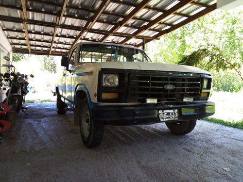 Ford F-100 Pick Up
