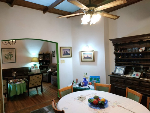 Venta Casa En Palermo 3 Dorm. Cocina Con Parrillero Y Azotea