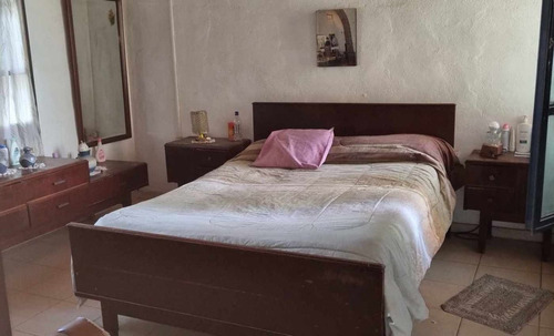 Casa Con Terreno Amplio, En Venta, Rp50 San Martin