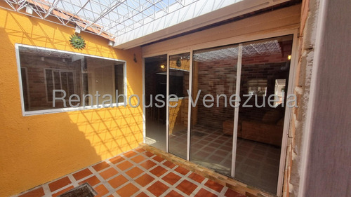 José Trivero Vende Bella Y Acogedora Casa Ubicada En Cabudare, Cuenta Con Tanque Subterráneo Y Parque Infantil