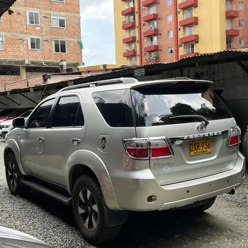 Toyota Fortuner 2.7L AT 2.7CC 2012**