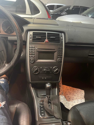 Imagem 13 de 14 de Mercedes-benz Classe B 2011 1.7 Comfort 5p