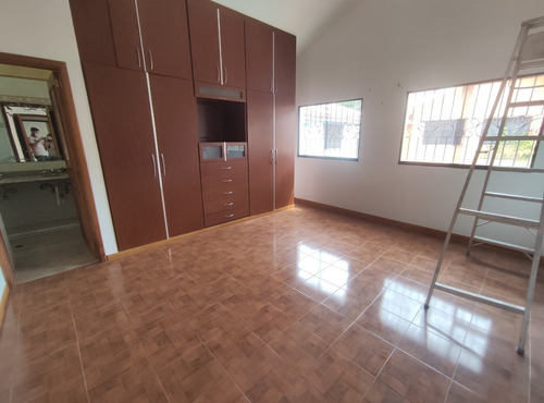 Imagen 17 de 22 de Casa / Townhouse En Barrio Sucre, Maracay 04121994409