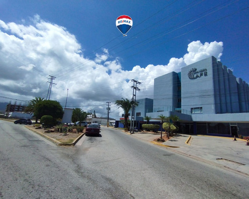 Re/max 2mil Vende Negocio En Mun. Maneiro, Isla De Margarita, Edo. Nueva Esparta