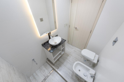Venta Piso Inteligente De 4 Ambientes Con Terraza Y Dependencia - Domotizado