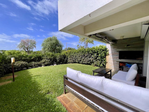 Venta Apartamento 3 Dormitorios, Barra De Carrasco
