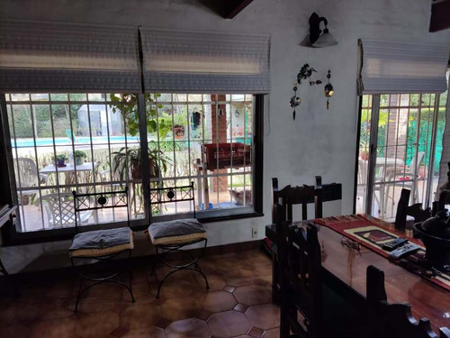 Chalet En Venta En Parque Leloir