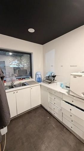 Centro Dental Casa Blanca En Arriendo Con 5 Box