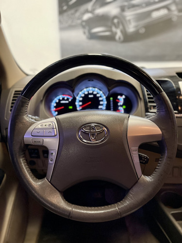 Toyota Hilux SW4 3.0 Srv Cuero I 171cv 4x4 5at