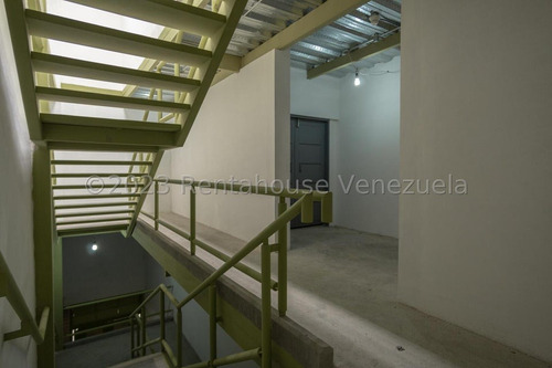 Edificio Comercial A La Venta,nuevo,urb La Florida.inversion Para Establecer Distintas Opciones De Actividades Comerciales,ubicacion Premium.24-1357gm