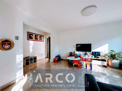 Casa Remodelada 3 Dorm. 313 M2 De Terreno. Jdcañas. Ñuñoa.