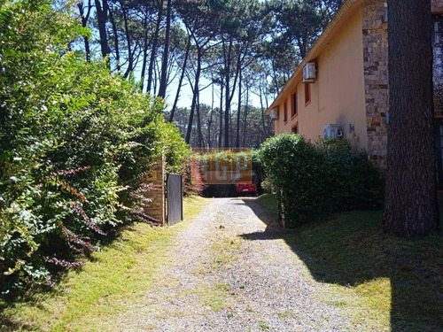 Imagen 14 de 17 de Casa En Venta, Rincón Del Indio, Punta Del Este